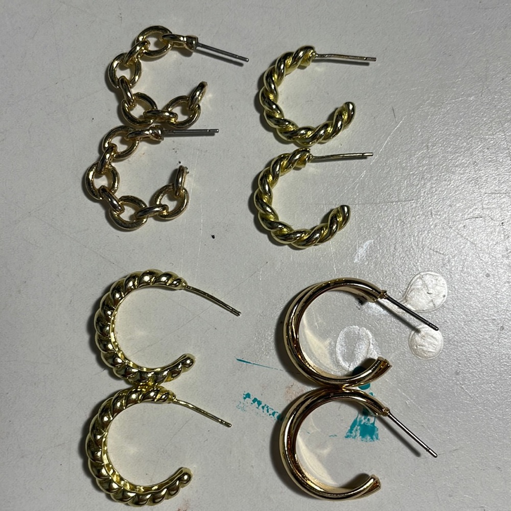 4 pairs of gold hoops